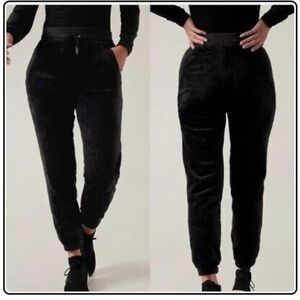 Athleta Double Cozy Karma Black Velour Fleece Plush Sweat pant Jogger
XS NWOT